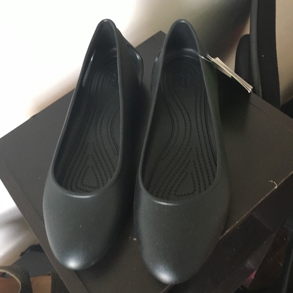 Women’s crocs Laura flats - Picture 2 of 3